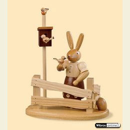 Hasenfrau am Gartenzaun  -  13cm